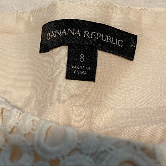 Banana Republic Cream Lace Shorts 8 - Picture 5 of 11